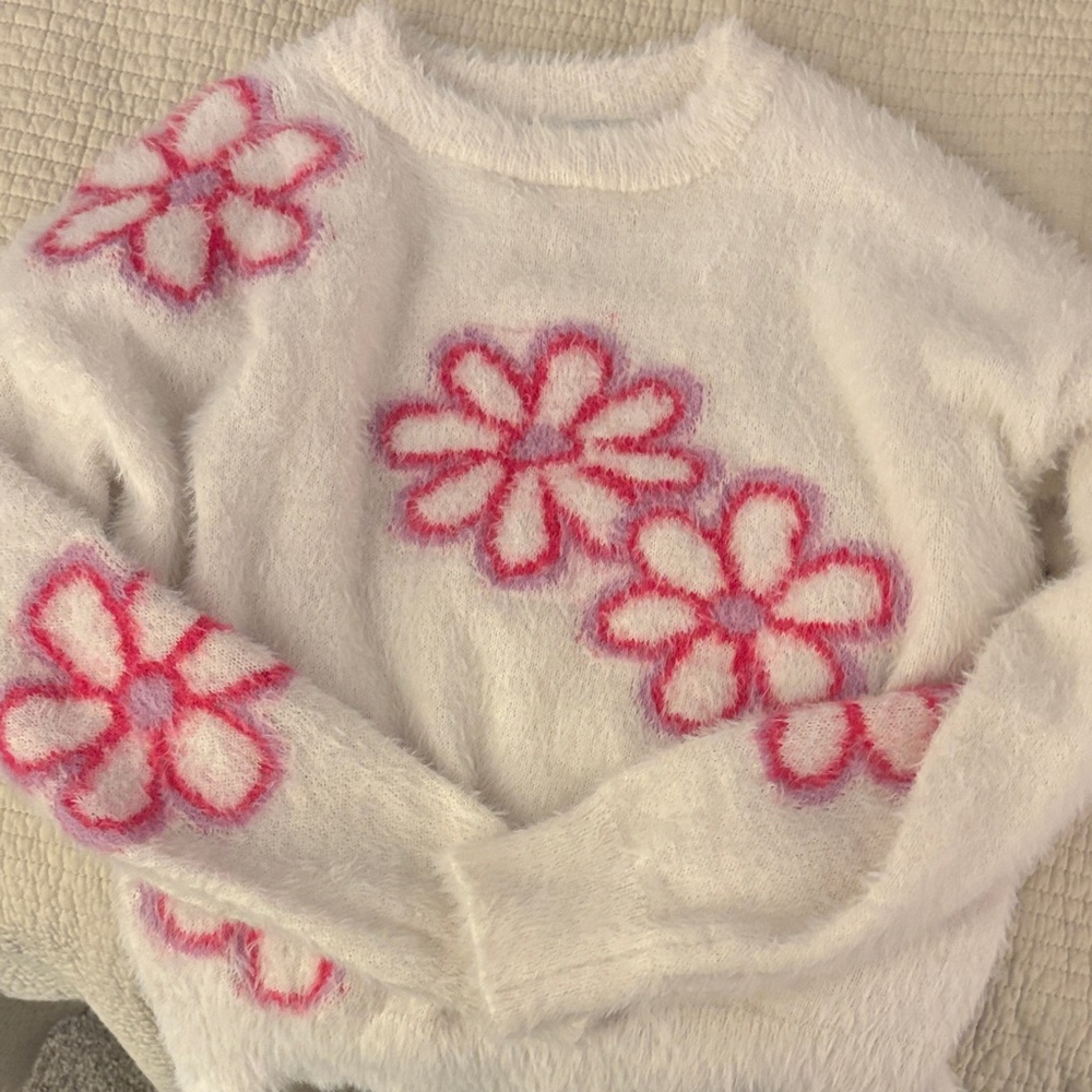 Hooked Up by IOT Fuzzy White and Pink Floral Sweater